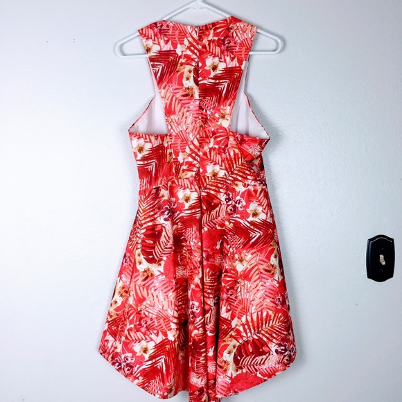 Elliatt Women Tower Dress High Low Fit - Picture 8 of 8